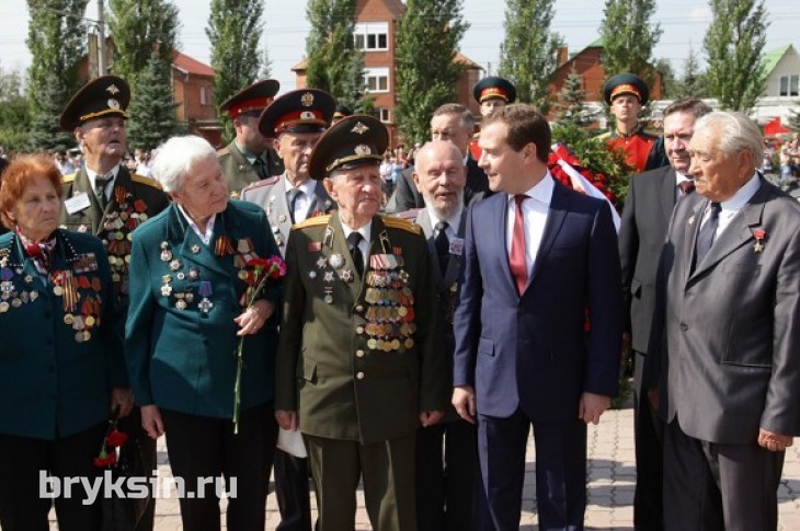 В торжествах по случаю 70-летия Победы в Курской битве принял участие премьер-министр РФ Дмитрий Медведев.