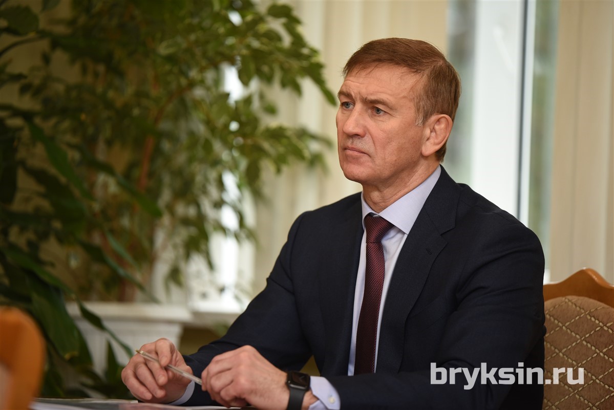 Брыксин: Сенаторы поддержали закон о ценах за услуги в морских портах России