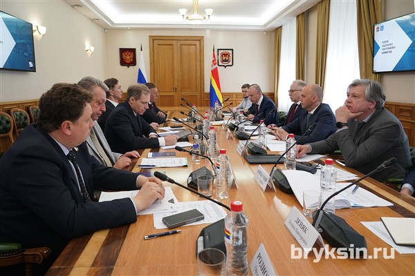 Сенатор РФ Александр Брыксин принял участие в рабочей встрече с губернатором Калининградской области Алексеем Беспрозванных