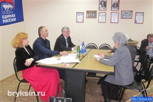 Александр Брыксин провел прием граждан в Суджанском местном отделении партии «Единая Россия».