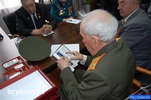 Депутат Госдумы Александр Брыксин встретился с курскими ветеранами Великой Отечественной войны