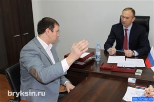 Александр Брыксин пообщался с курянами в региональной приемной Д.Медведева