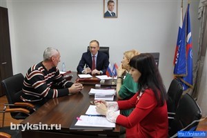 Александр Брыксин пообщался с курянами в региональной приемной Д.Медведева