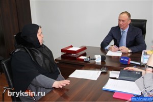 Депутат Госдумы Александр Брыксин пообщался с курянами в регприемной Д.Медведева