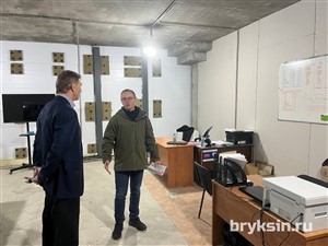 Александр Брыксин посетил центр распределения гуманитарной помощи в Курске